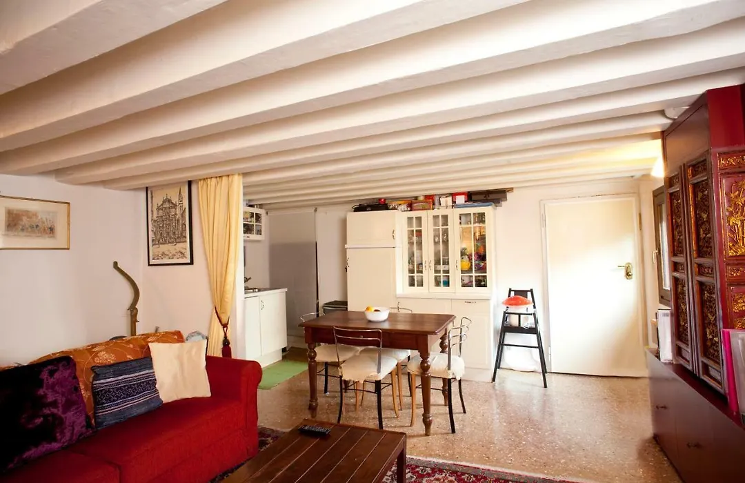 Al Mezzanino, Palazzo Torniello-1
