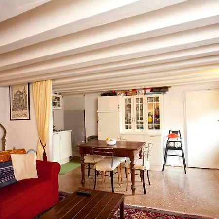 Al Mezzanino, Palazzo Torniello-2