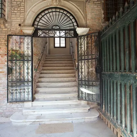 Al Mezzanino, Palazzo Torniello-2