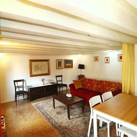 Al Mezzanino, Palazzo Torniello-3